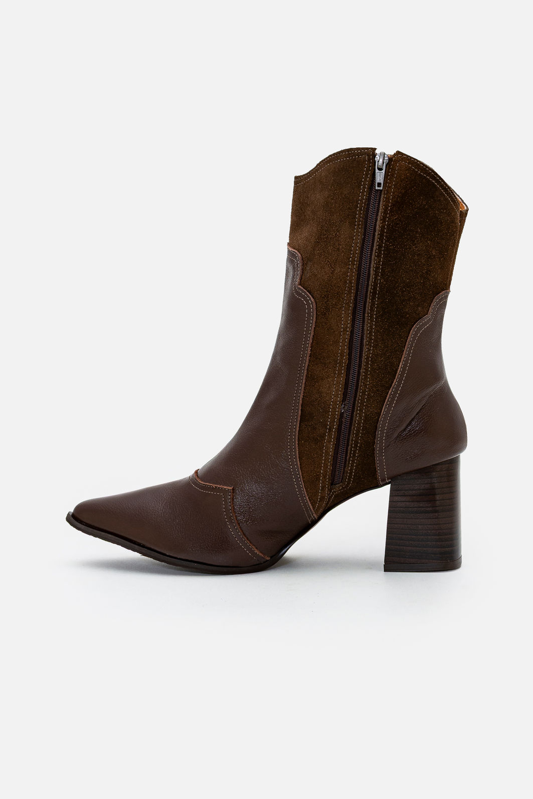 Bota Western em Couro com Salto Bloco Café Bota Western em Couro com Salto Bloco Café