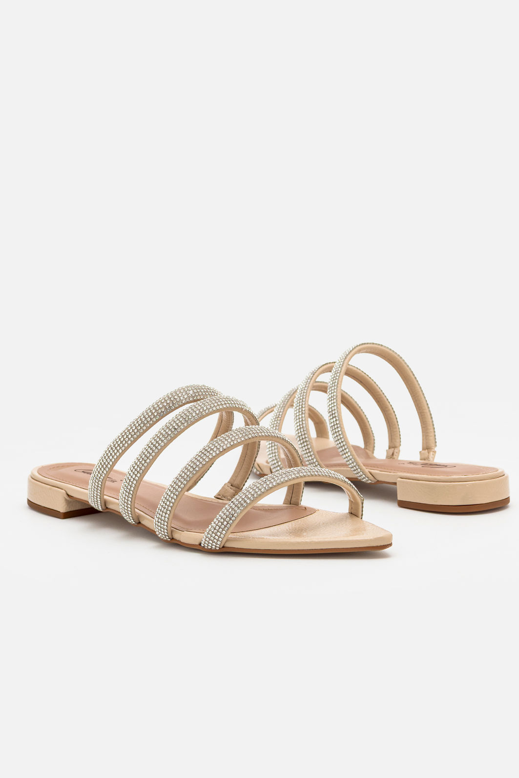 Rasteira Elegante com Tiras Brilhantes e Bico Folha Amêndoa Rasteira Elegante com Tiras Brilhantes e Bico Folha Amêndoa