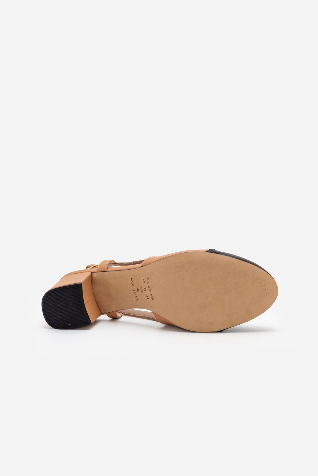 Slingback com Biqueira Preta e Salto Bloco Amêndoa Slingback com Biqueira Preta e Salto Bloco Amêndoa
