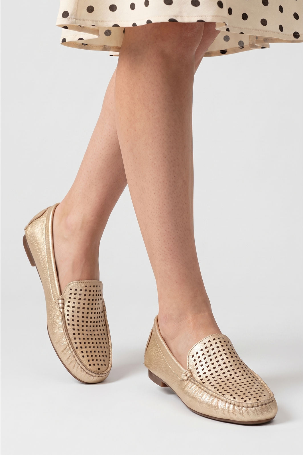 Mocassim em Couro com Recortes Muito Macio Champagne Mocassim em Couro com Recortes Muito Macio Champagne