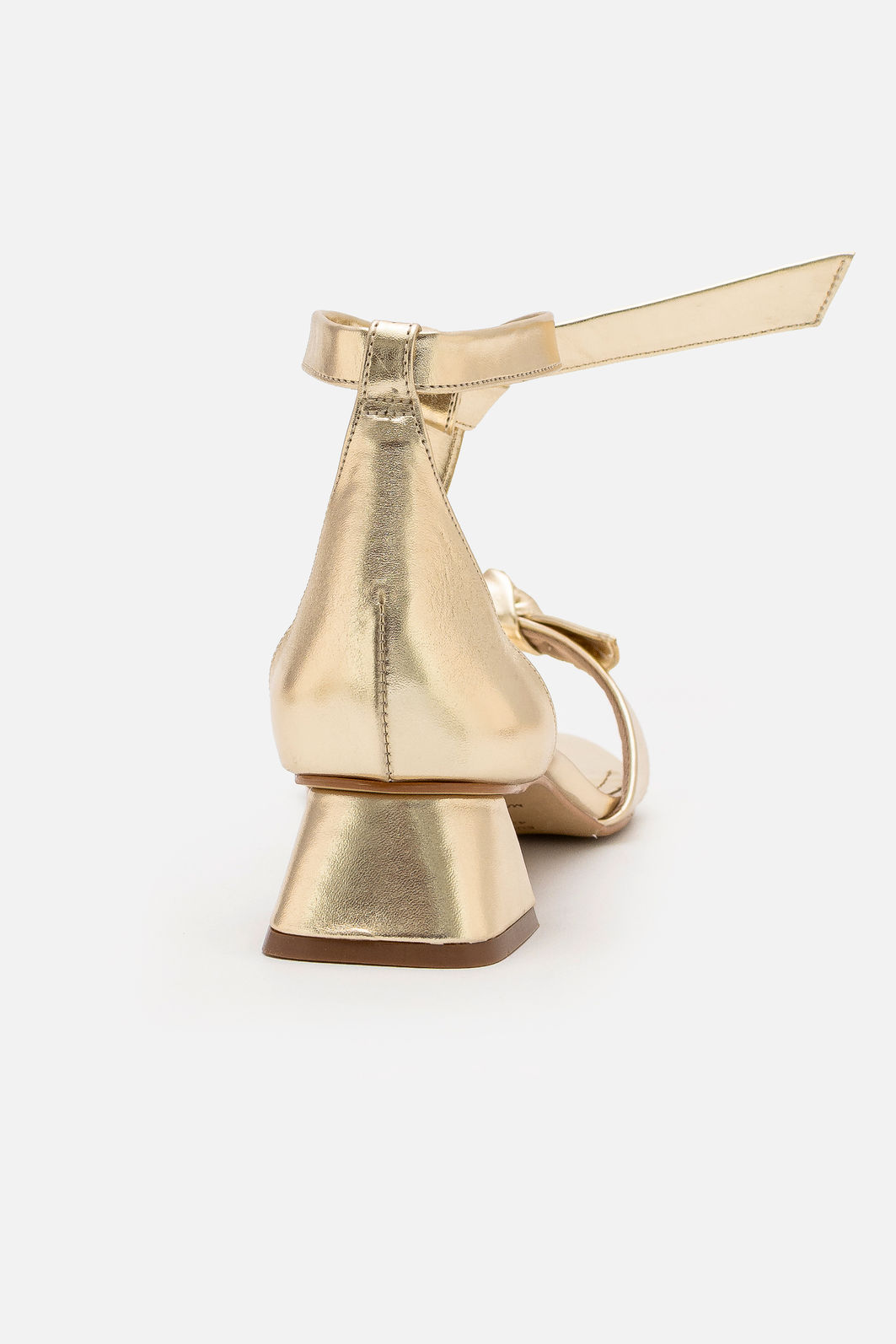 Sandália com Laço e Salto Baixo Champagne Sandália com Laço e Salto Baixo Champagne