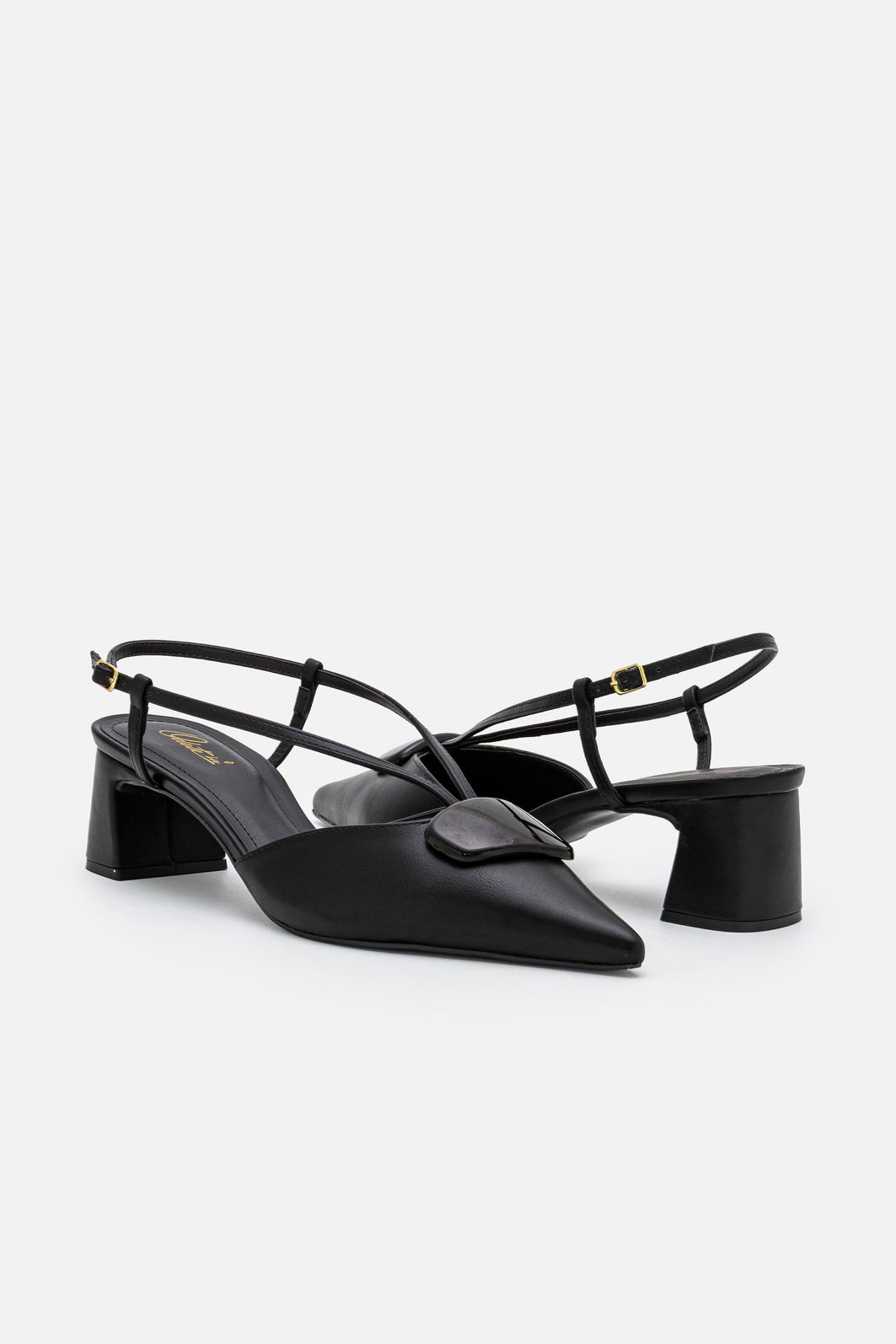 Chanel Com Salto Bloco e Enfeite Preto Chanel Com Salto Bloco e Enfeite Preto