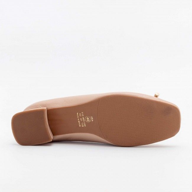 Scarpin em Couro com Salto Baixo Amêndoa Scarpin em Couro com Salto Baixo Amêndoa