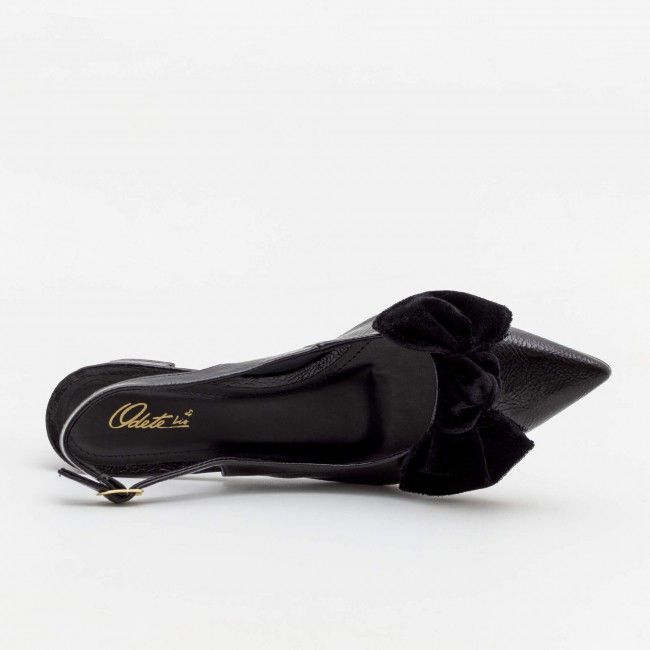 Chanel Elegante com Laço Preto Chanel Elegante com Laço Preto