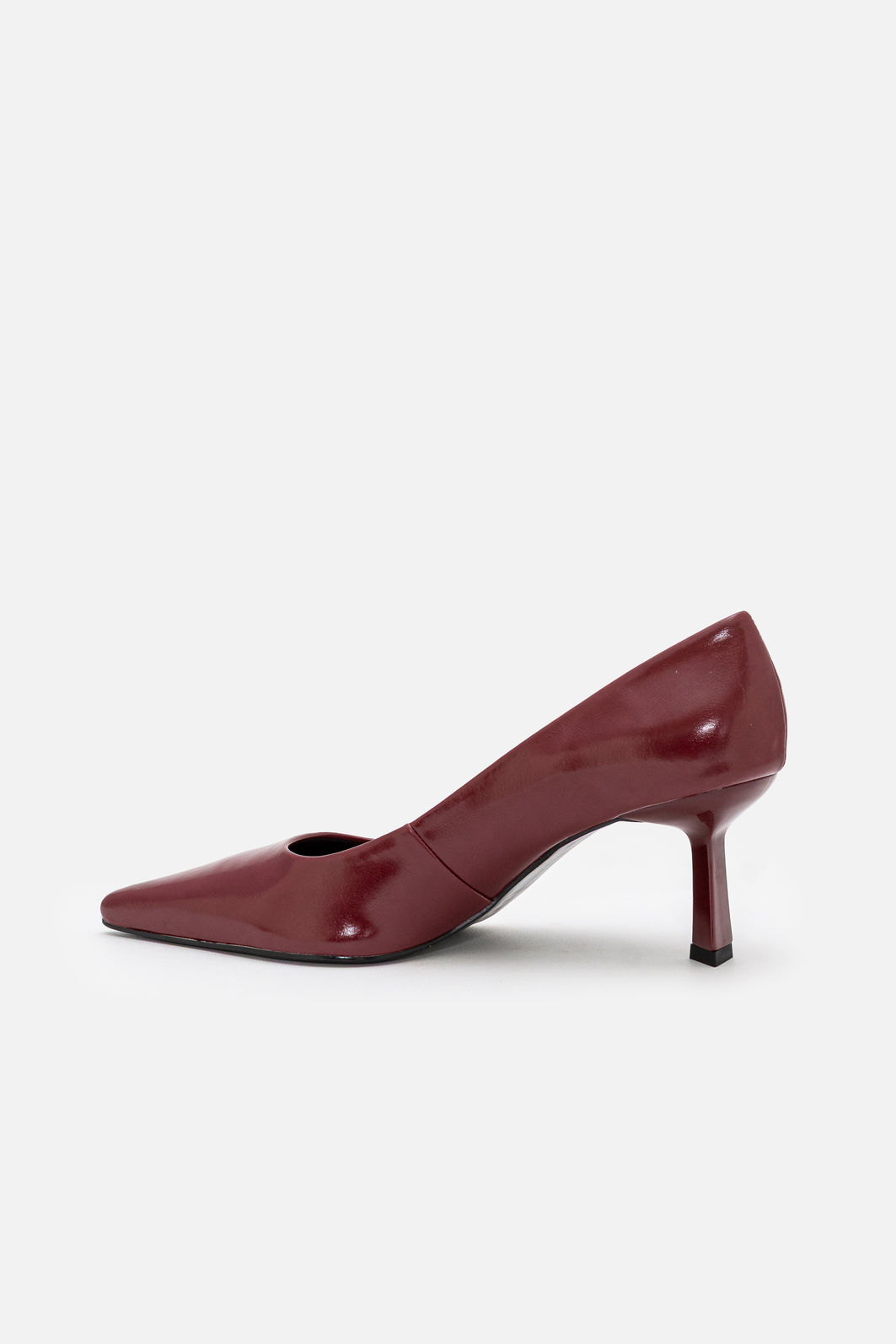 Scarpin Clássico com Salto Geométrico Bordo