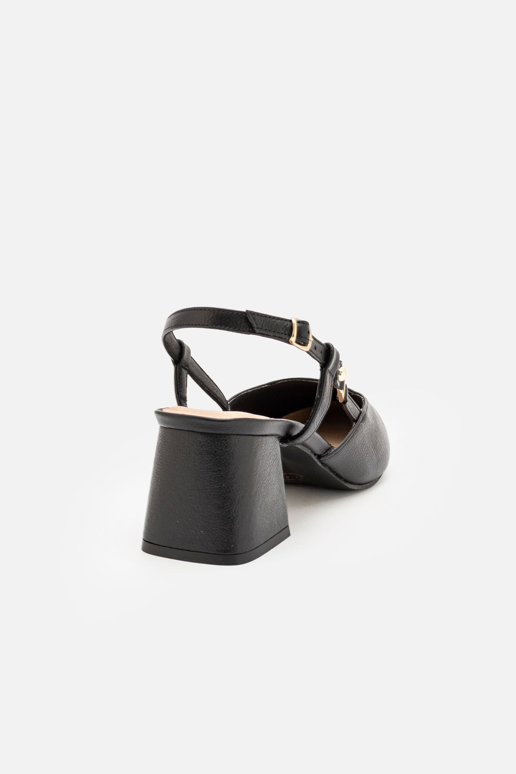 Chanel em Couro com Salto Bloco Preto Chanel em Couro com Salto Bloco Preto