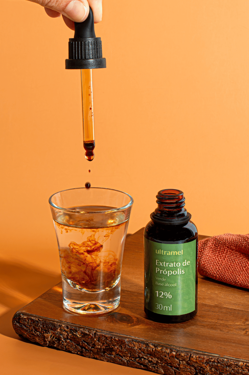Própolis Verde 12% Base Álcool de Cereais - 30ml Própolis Verde 12% Base Álcool de Cereais - 30ml