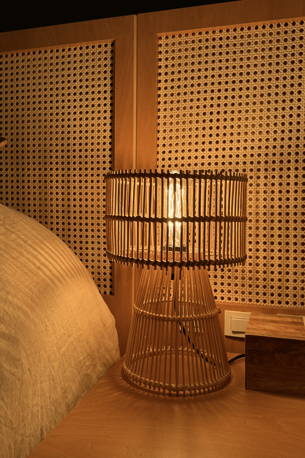 Lâmpada Incandescente - Luz Natural A19 - 220V