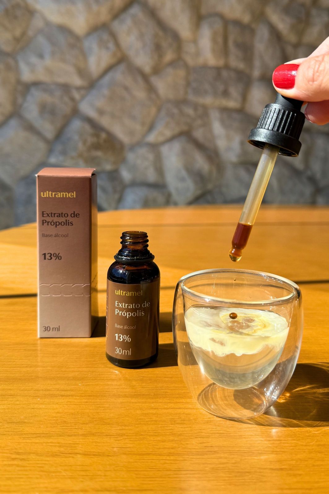 Própolis Marrom 13% Base Álcool de Cereais - 30ml Própolis Marrom 13% Base Álcool de Cereais - 30ml