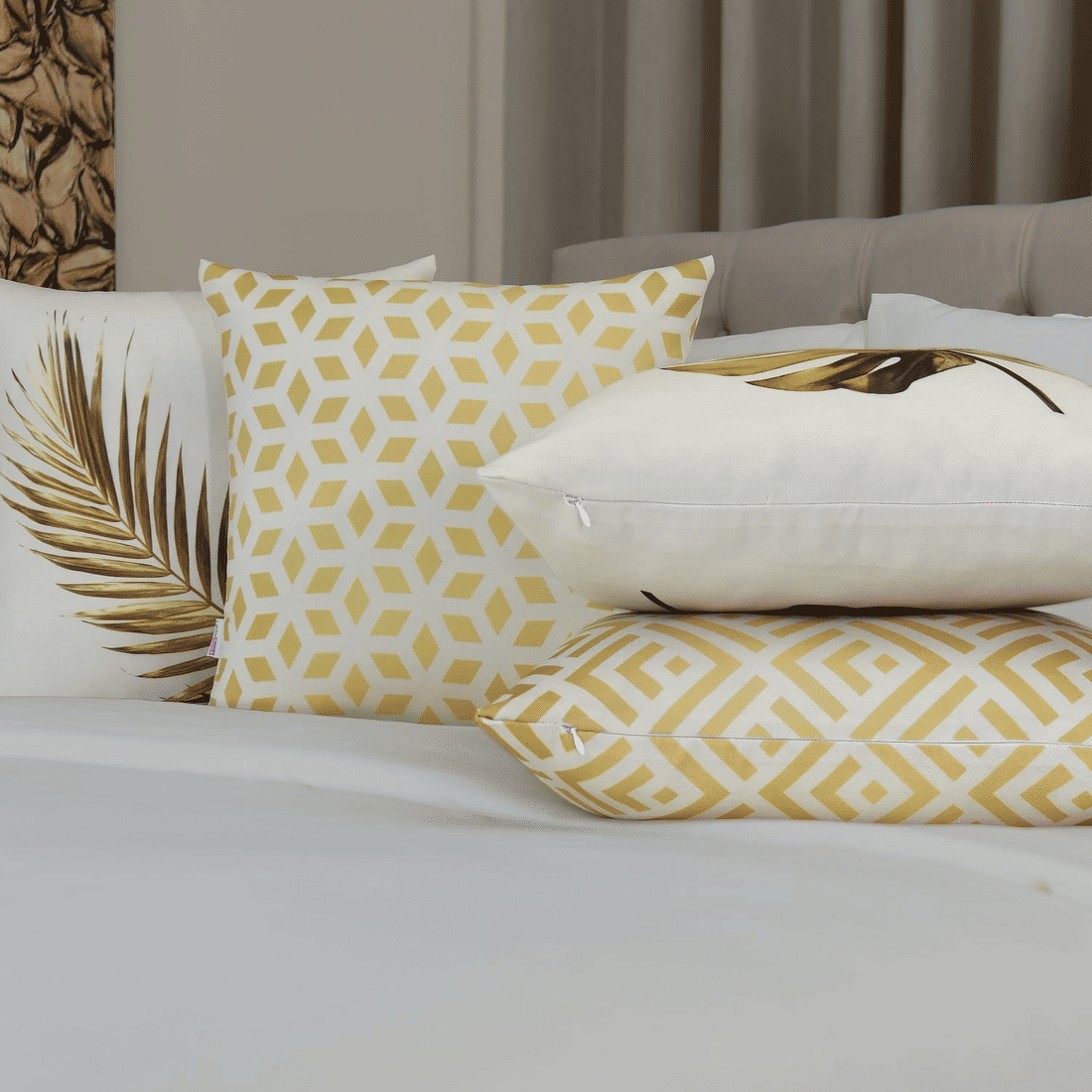 Kit: 4 Capas de Almofada Decorativas Floral Mili Dourado