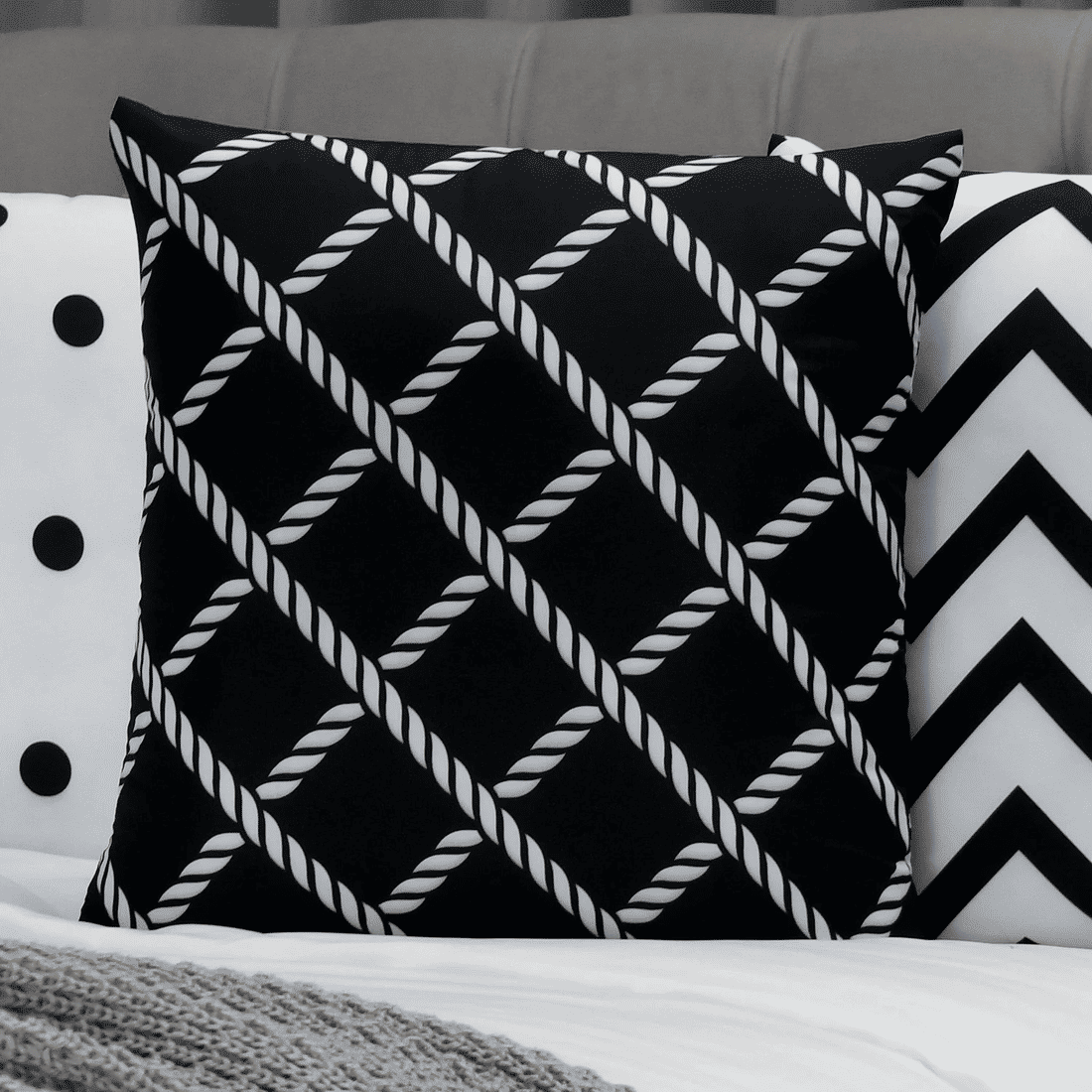 Kit: 4 Capas de Almofada Decorativas Serit Preto e Branco Kit: 4 Capas de Almofada Decorativas Serit Preto e Branco