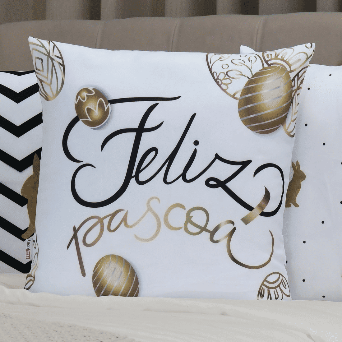 Kit: 4 Capas de Almofada Decorativas Pascoa Gold 