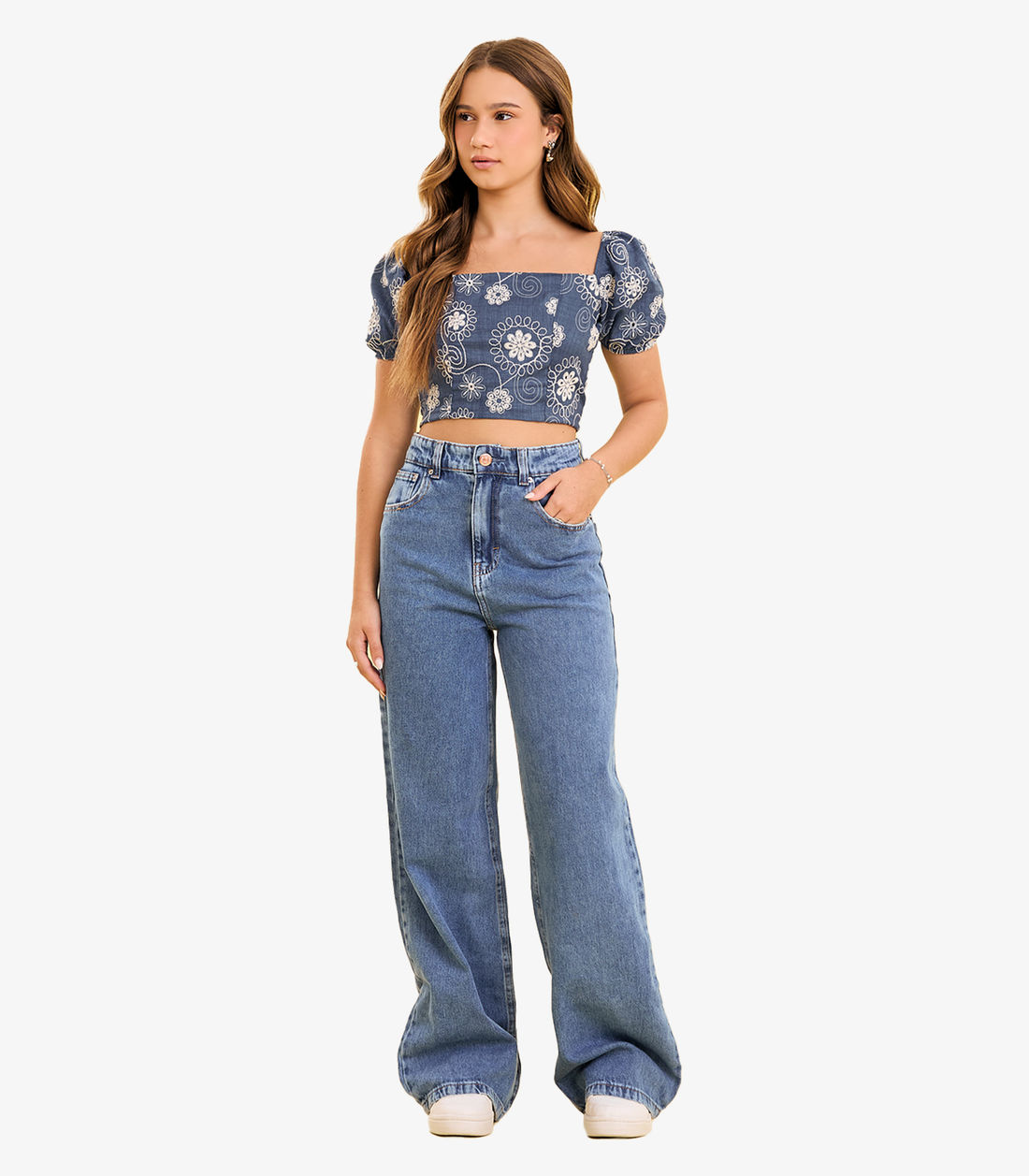 Blusa Feminina Com Manga Bufante e Bordado Minty Blusa Feminina Com Manga Bufante e Bordado Minty
