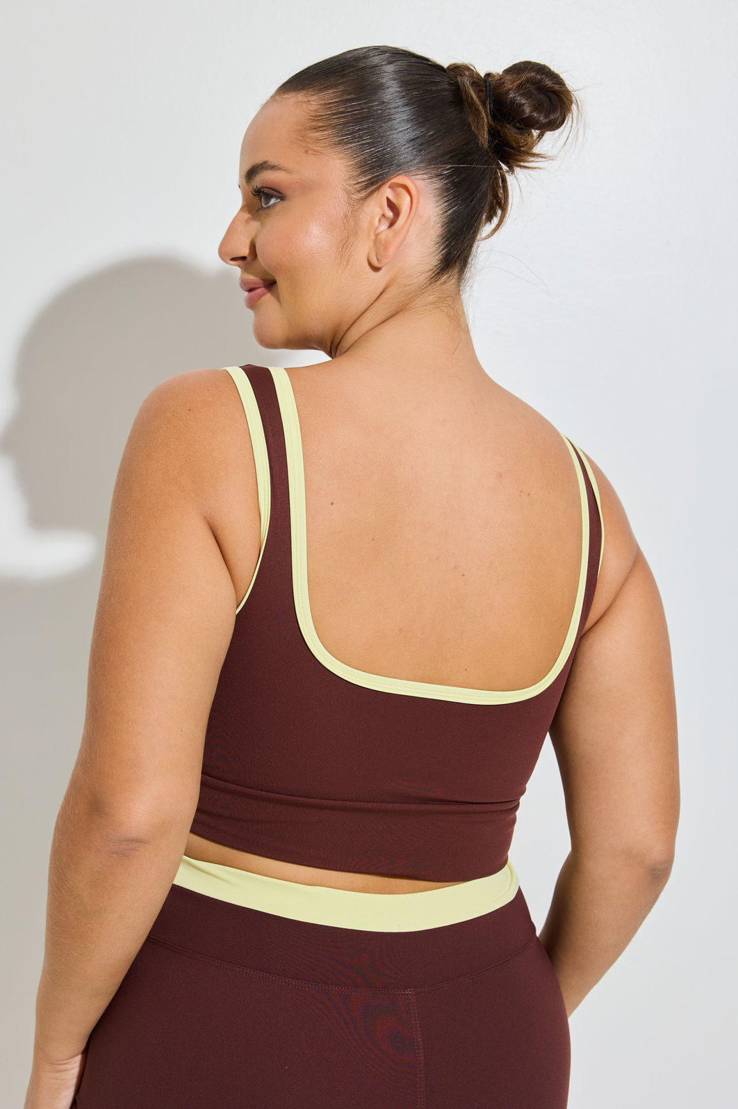 Top Fitness Plus Size Duo Marrom e Amarelo