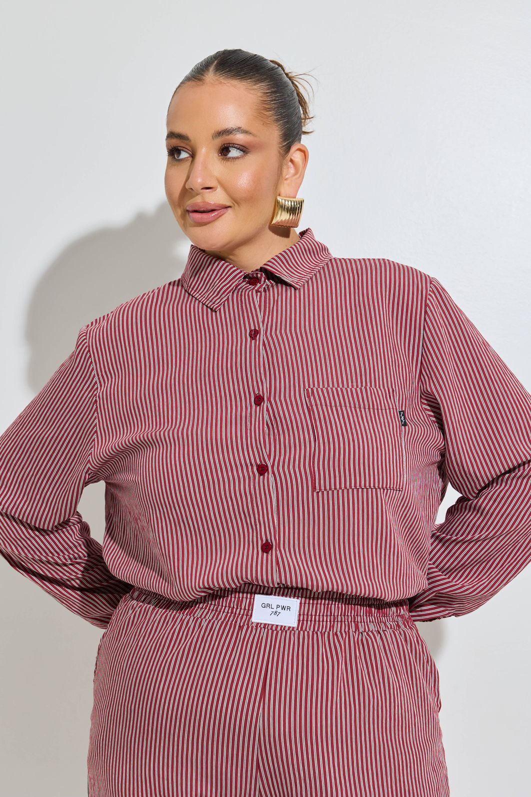 Camisa Alfaiataria Ellen Listrada Vinho