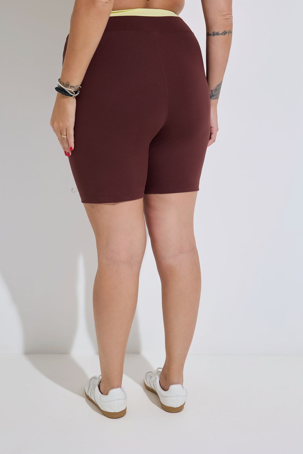 Bermuda Ftiness Plus Size Duo Marrom e Amarelo