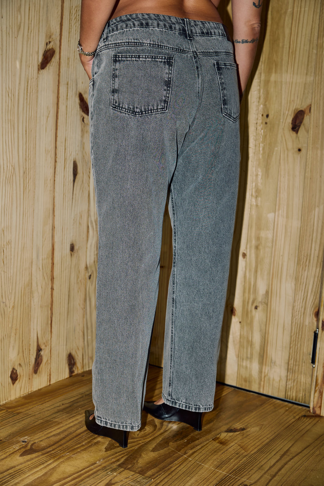 Calça Jeans Cintura Cruzada Plus Size Paloma