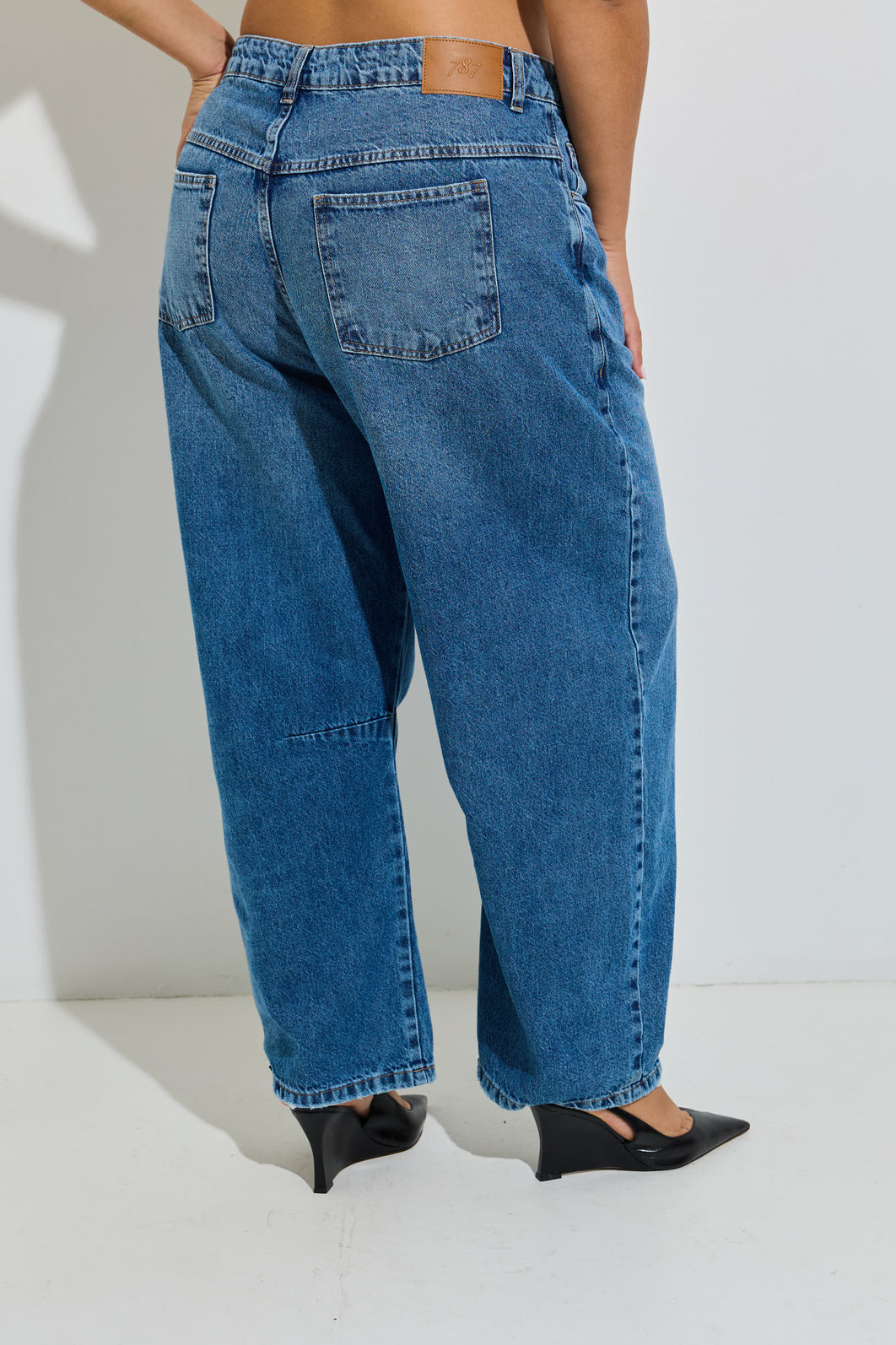 Calça Jeans Plus Size Barrel Jenni Calça Jeans Plus Size Barrel Jenni