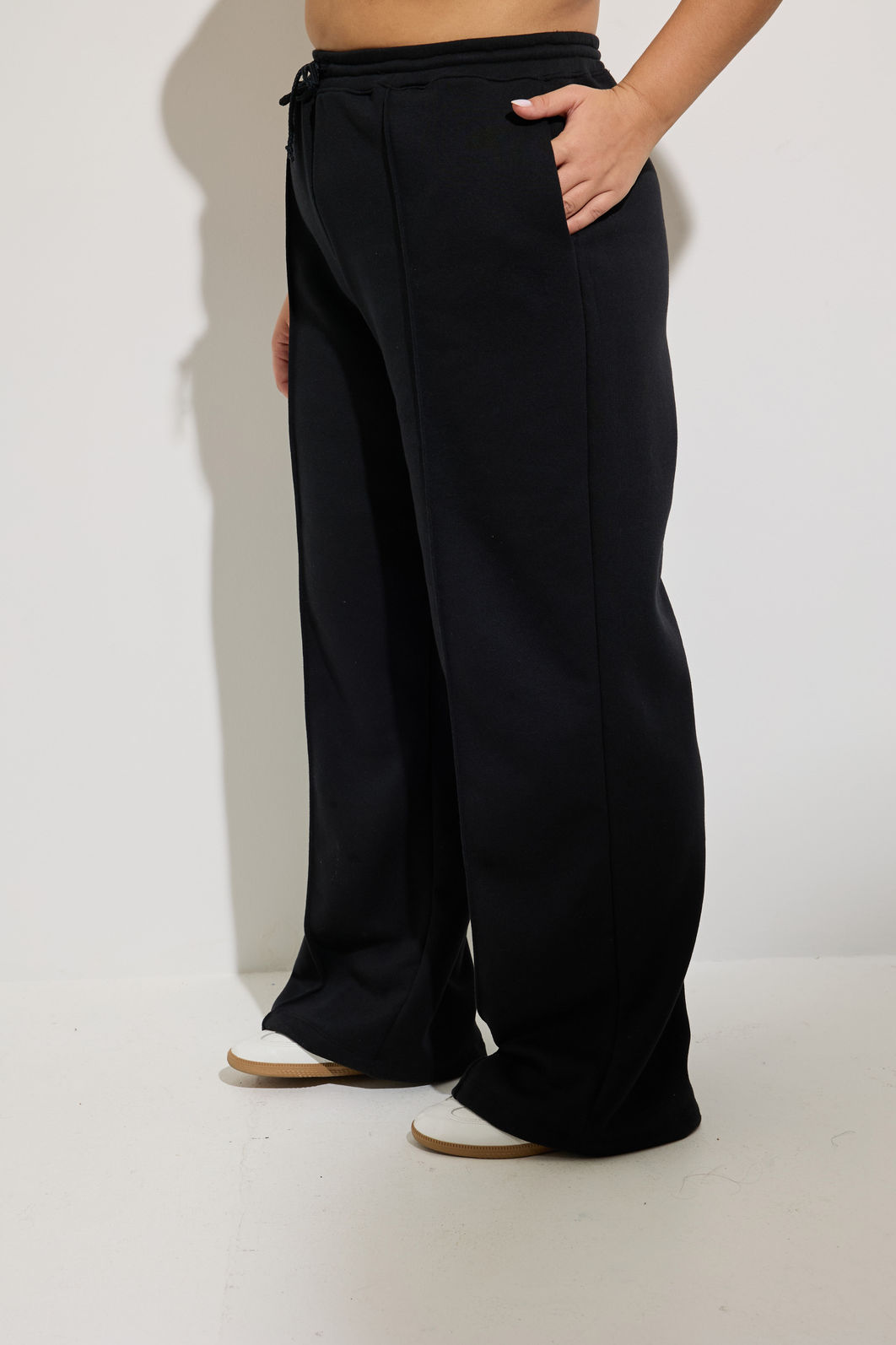 Calça Moletom Basic Preta Calça Moletom Basic Preta