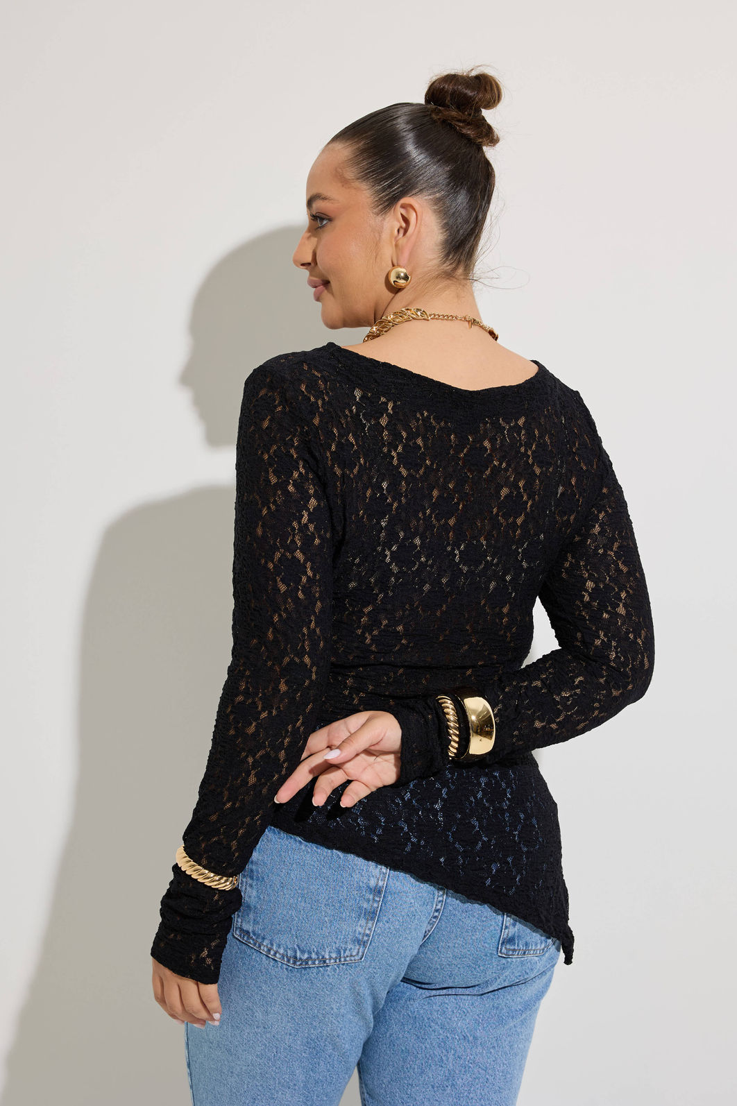 Blusa Celina Assimétrica Renda Preta Blusa Celina Assimétrica Renda Preta