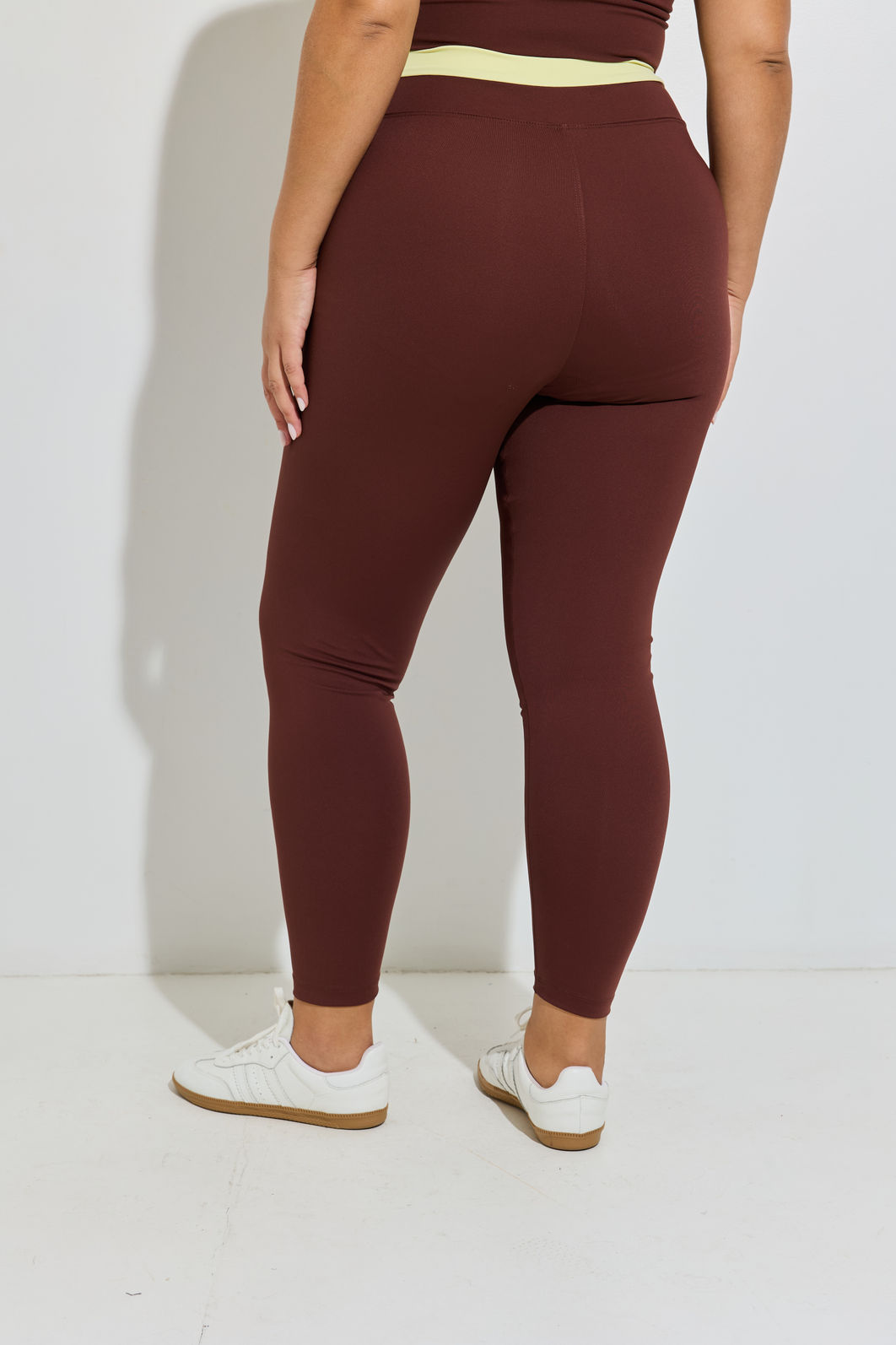 Legging Fitness Plus Size Duo Marrom e Amarelo Legging Fitness Plus Size Duo Marrom e Amarelo