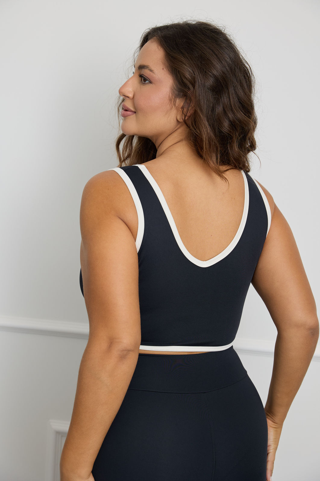 Top Fitness Plus Size Preto Com Friso Off 787 Shirts