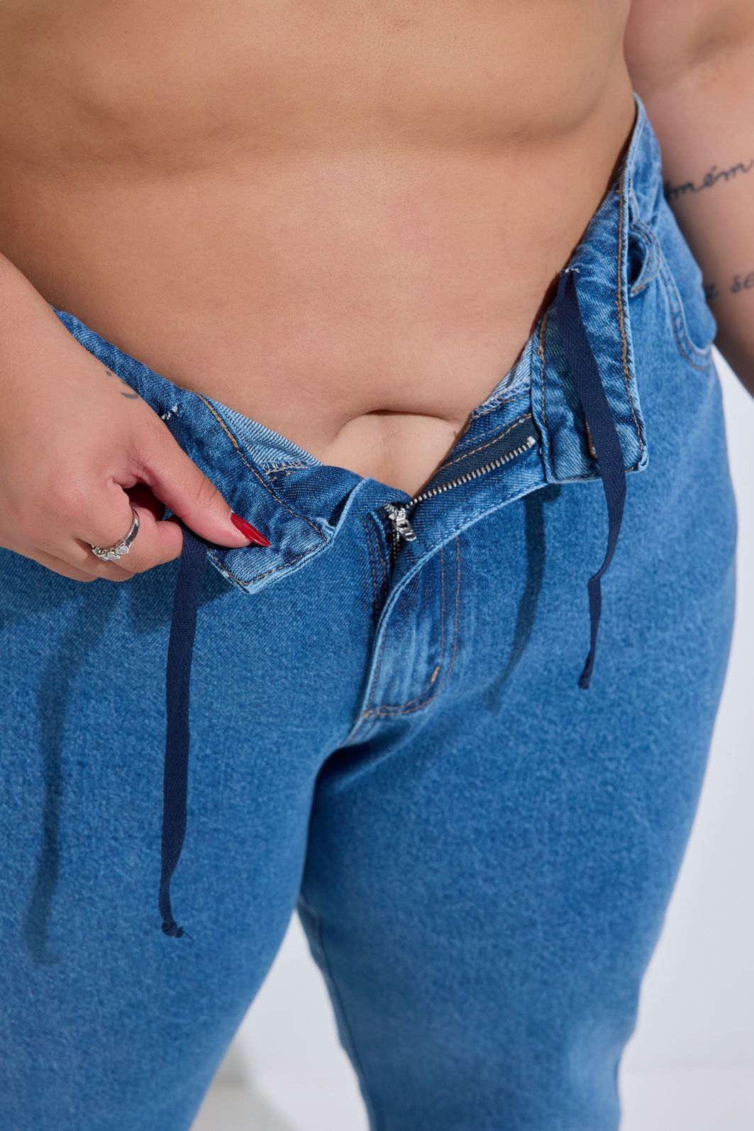 Calça Jeans Reta Plus Size Carolina com Regulagem