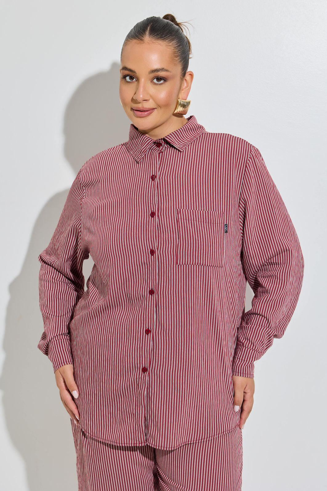 Camisa Alfaiataria Ellen Listrada Vinho