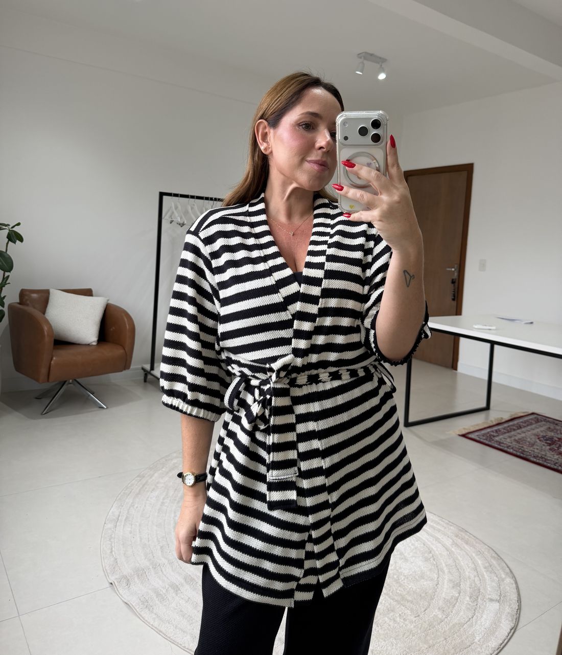 Kimono Crochet Listrado Preto e Branco