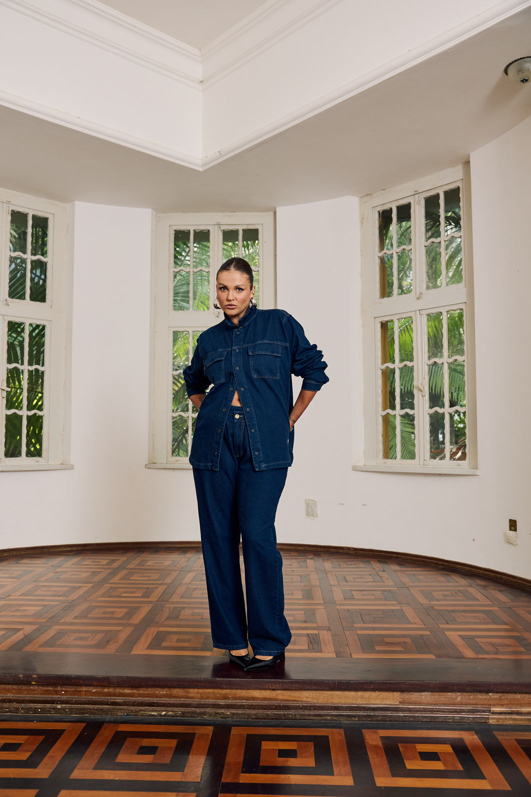 Calça Jeans Cintura Cruzada Plus Size Maria Laura