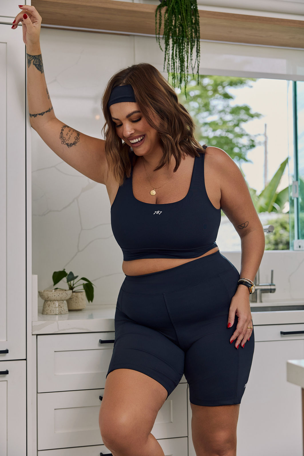 Bermuda Fitness Plus Size com Bolso Preta