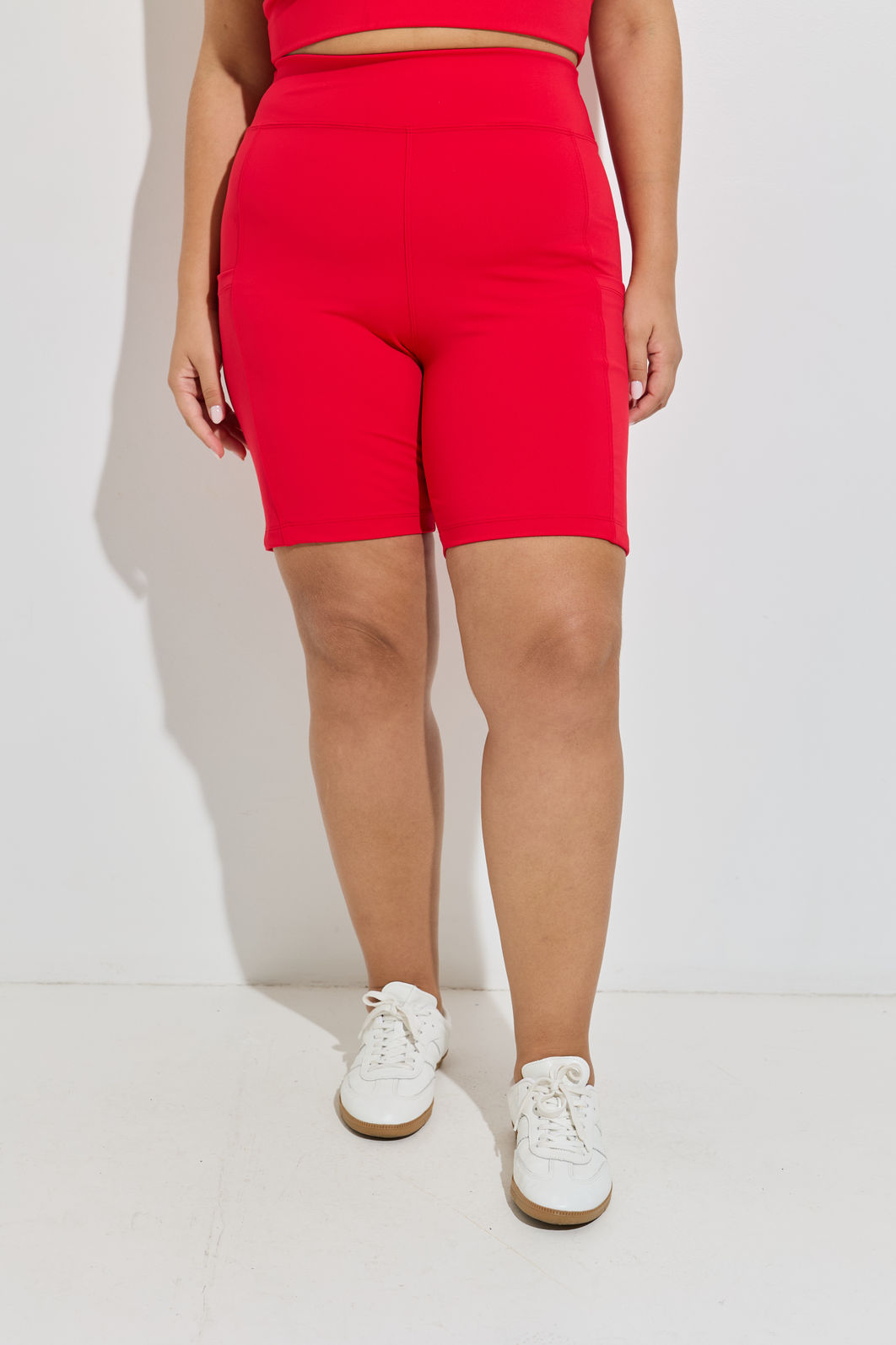 Bermuda Fitness Plus Size Com Bolso Vermelho Bermuda Fitness Plus Size Com Bolso Vermelho
