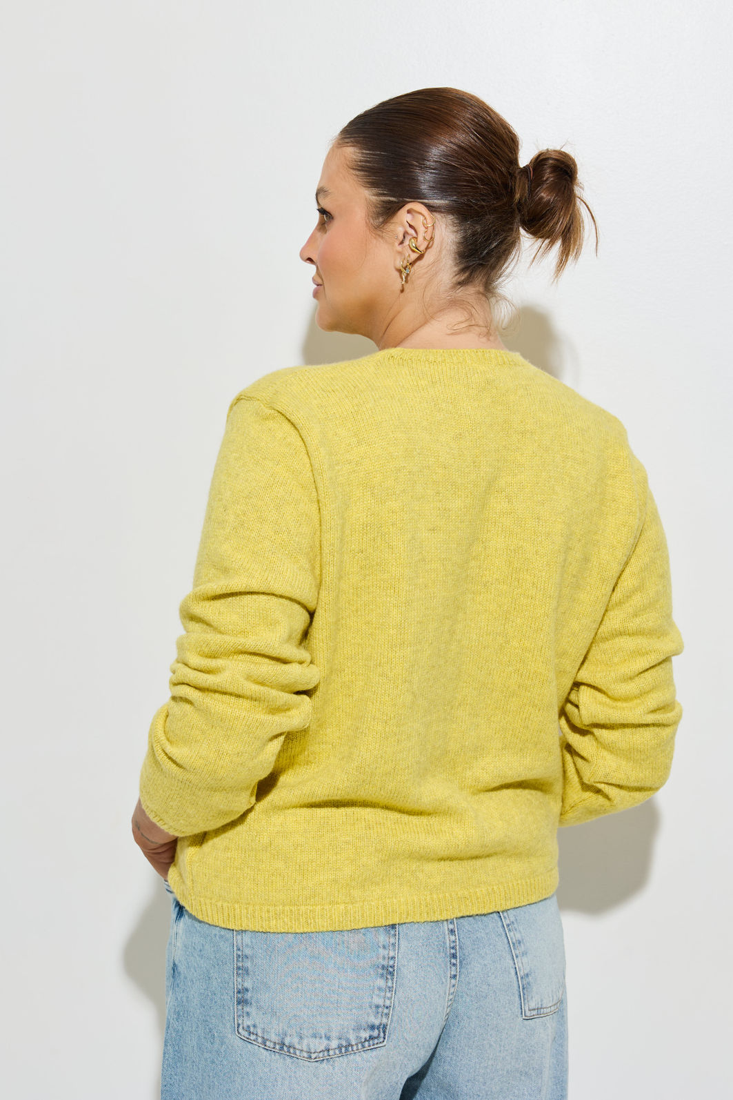Cardigan Tricot Amarelo Mescla Com Botões Dourados Cardigan Tricot Amarelo Mescla Com Botões Dourados