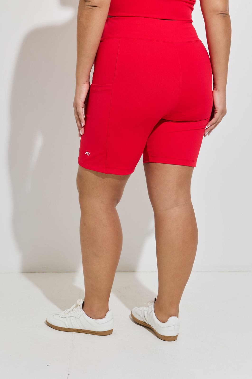 Bermuda Fitness Plus Size Com Bolso Vermelho Bermuda Fitness Plus Size Com Bolso Vermelho