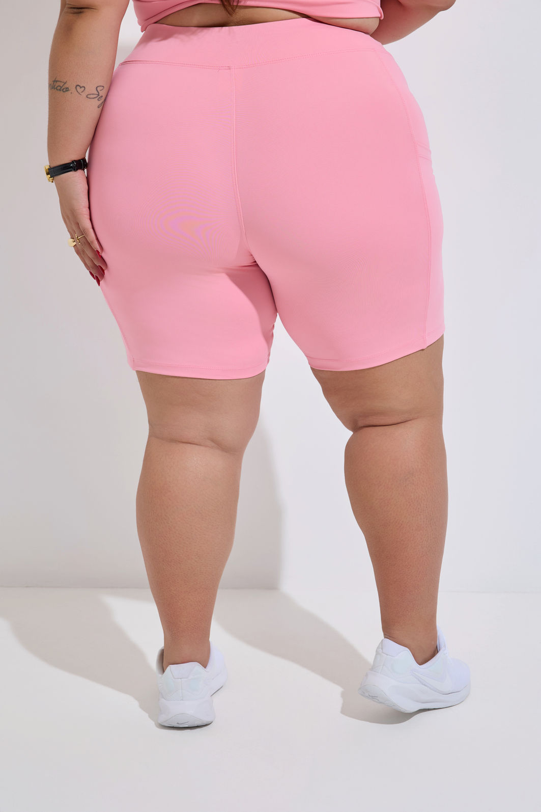 Bermuda Fitness Plus Size Com Bolso Rosa