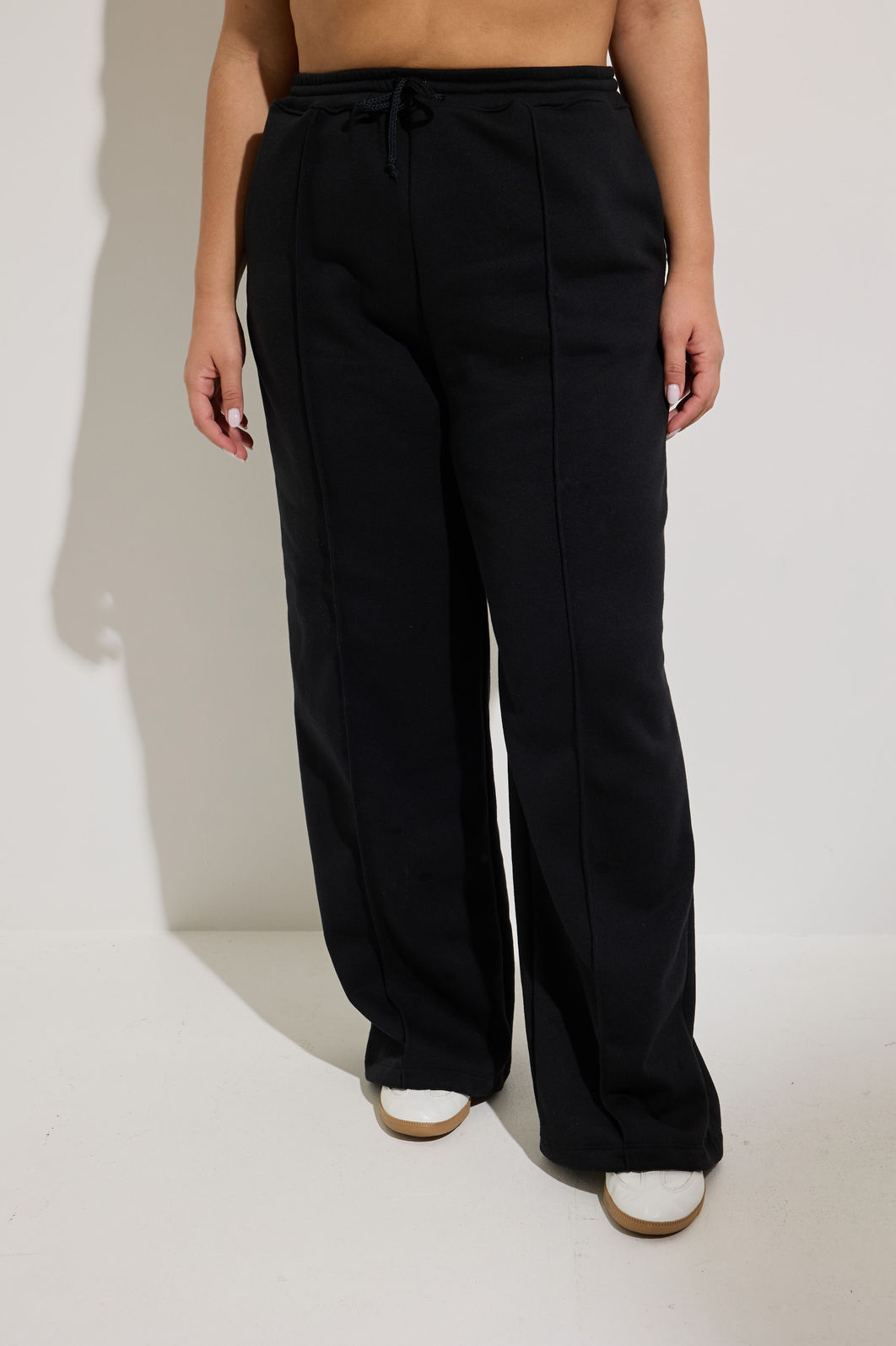 Calça Moletom Basic Preta Calça Moletom Basic Preta