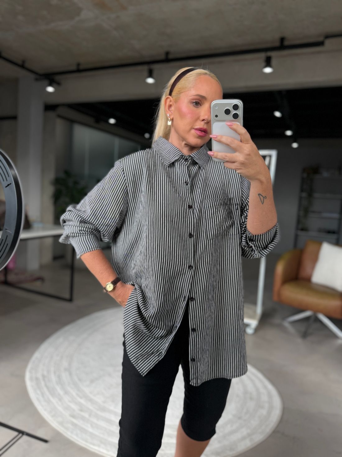 Camisa Alfaiataria Ellen Listrada Preta