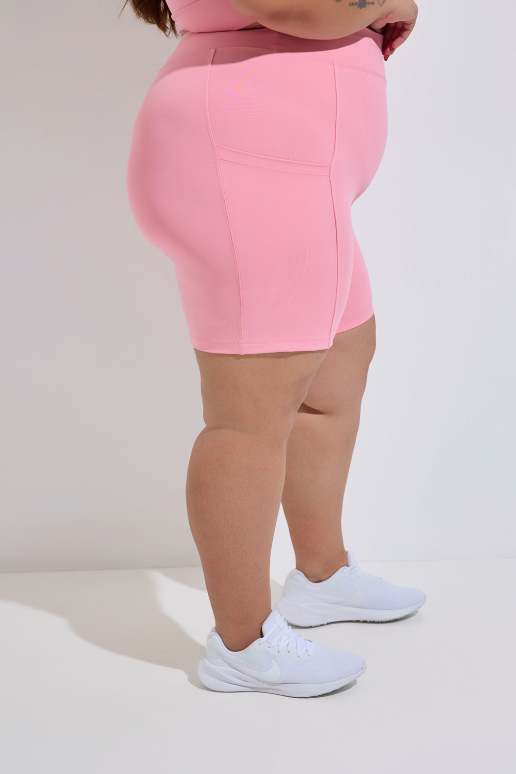 Bermuda Fitness Plus Size Com Bolso Rosa