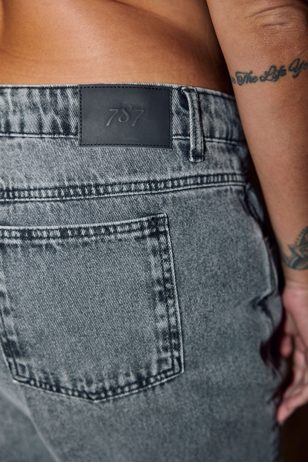 Calça Jeans Cintura Cruzada Plus Size Paloma