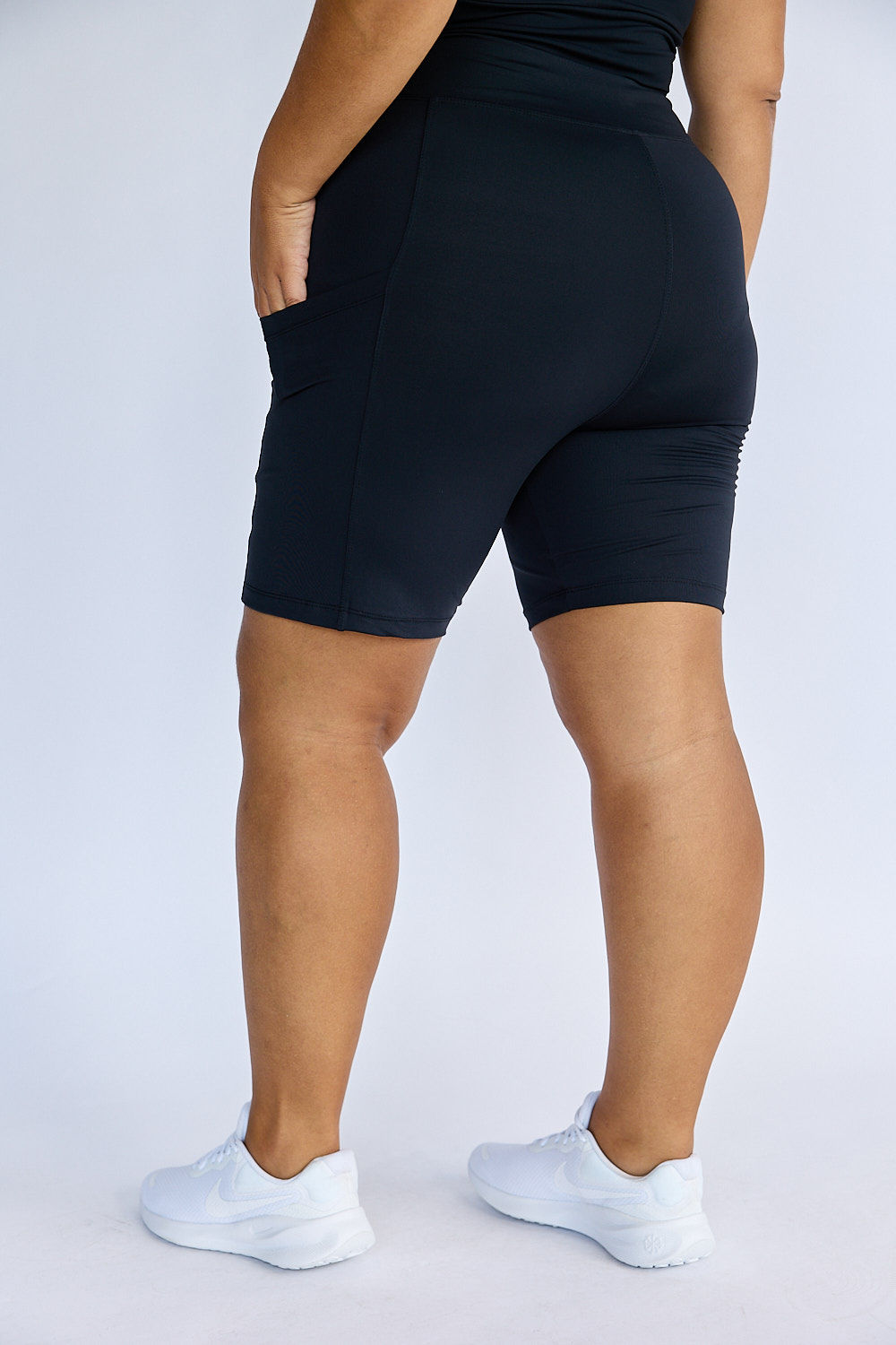 Bermuda Fitness Plus Size com Bolso Preta