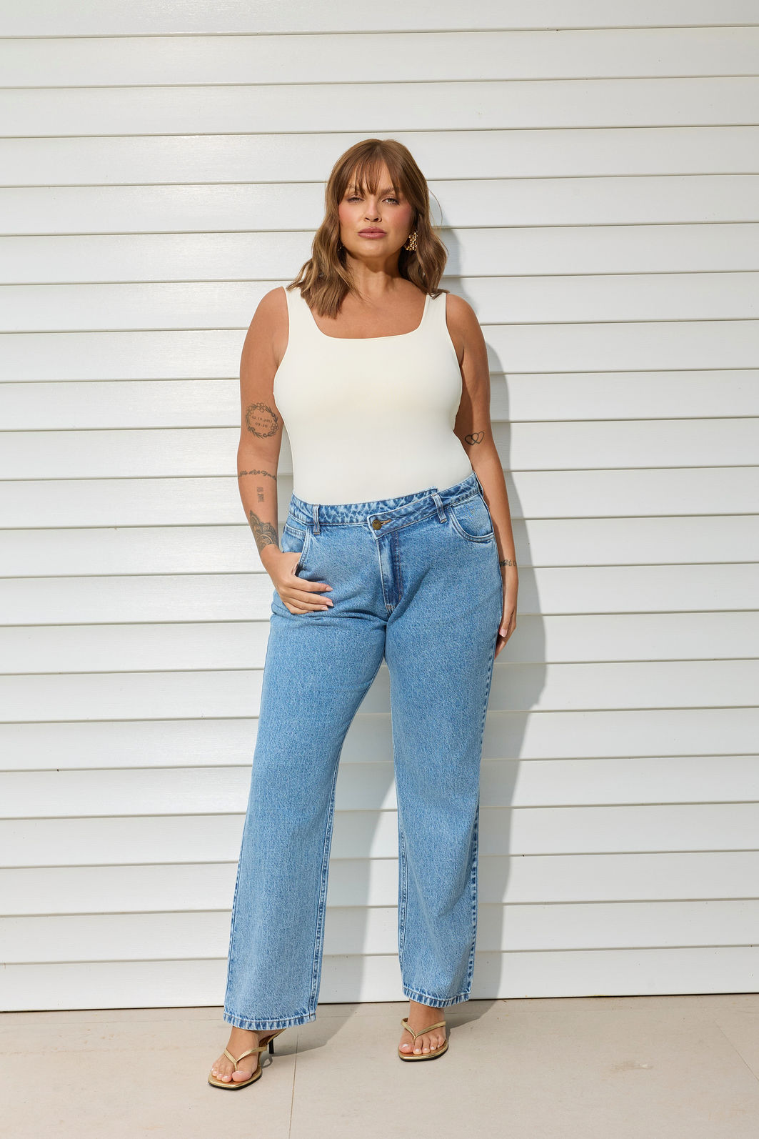 Calça Jeans Cintura Cruzada Plus Size Vick Calça Jeans Cintura Cruzada Plus Size Vick