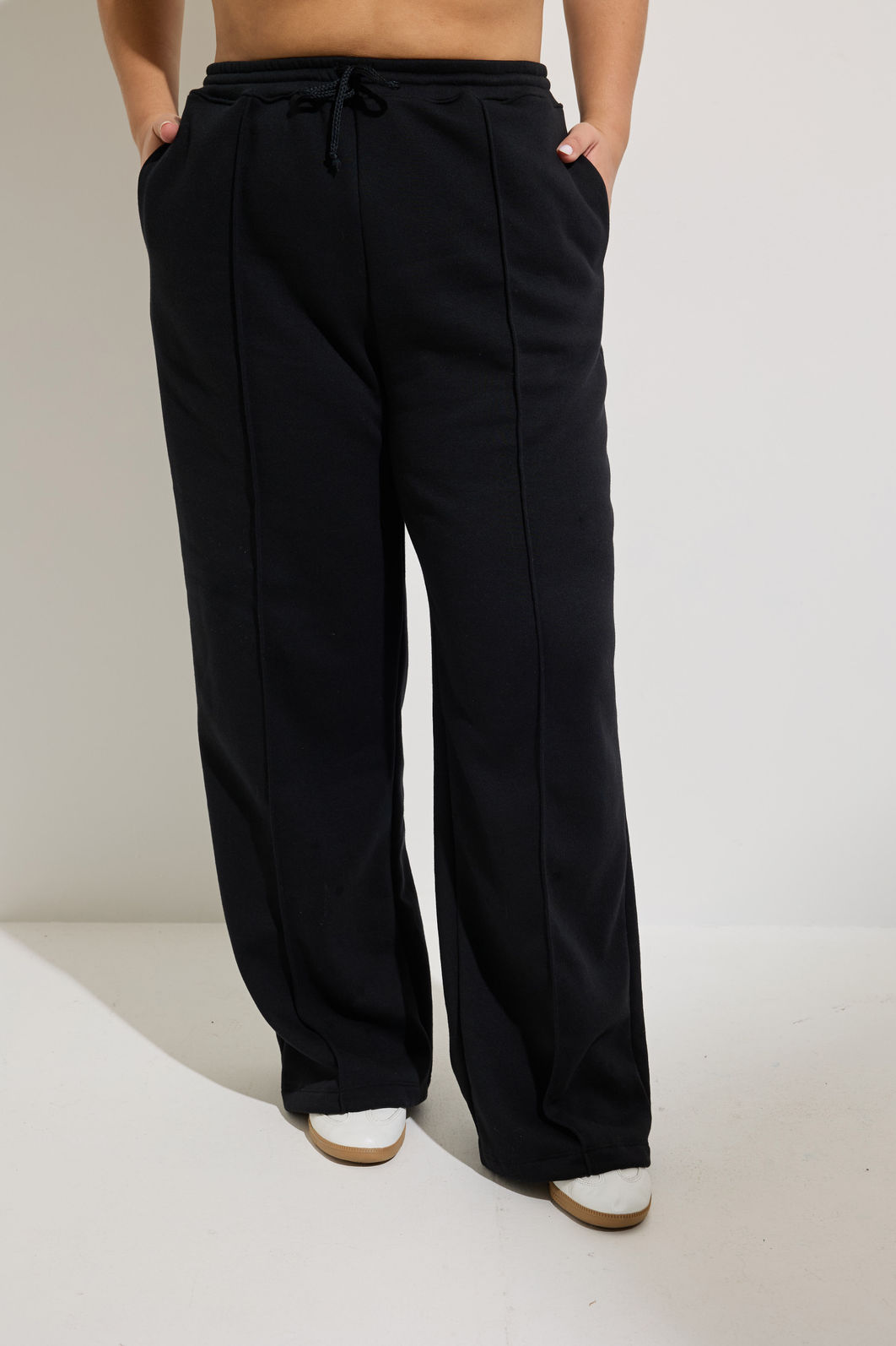 Calça Moletom Basic Preta Calça Moletom Basic Preta