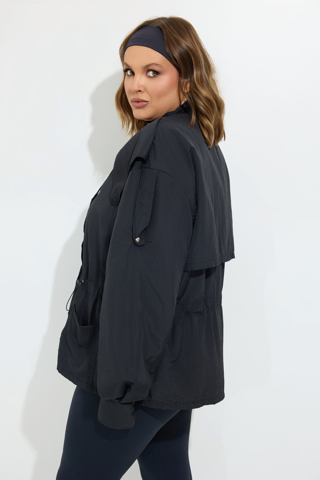 Parka Corta Vento Fitness Plus Size Queens Preta