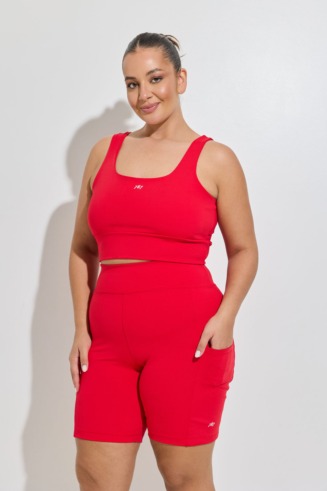 Bermuda Fitness Plus Size Com Bolso Vermelho Bermuda Fitness Plus Size Com Bolso Vermelho