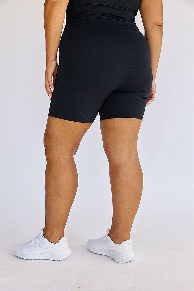 Bermuda Fitness Plus Size Preta