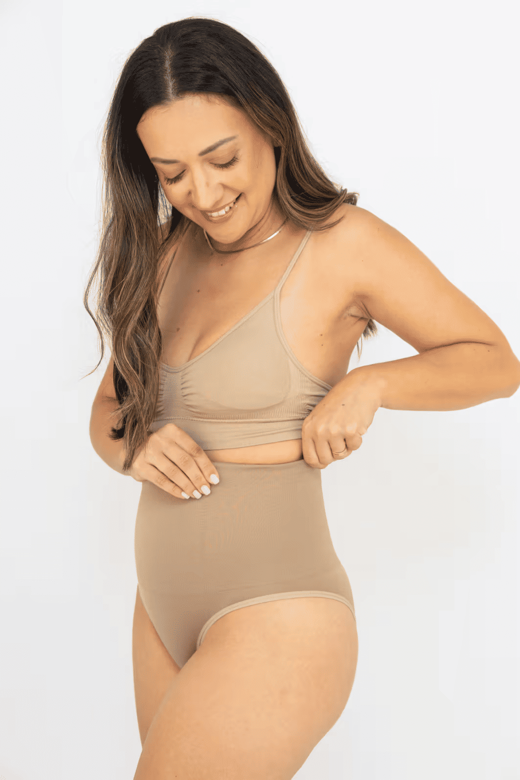 Calcinha Pós Parto Tanga Modeladora Sem Costura Média Compressão- Bege Calcinha Pós Parto Tanga Modeladora Sem Costura Média Compressão- Bege