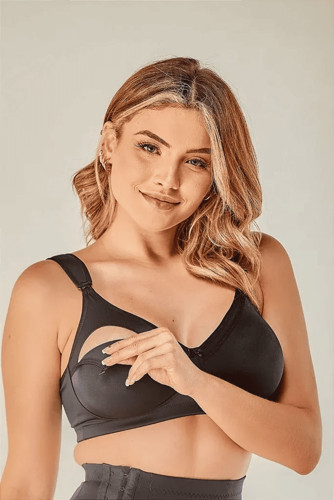 Sutiã Amamentação sem Bojo com Alça Reforçada Plus Size - Preto Sutiã Amamentação sem Bojo com Alça Reforçada Plus Size - Preto