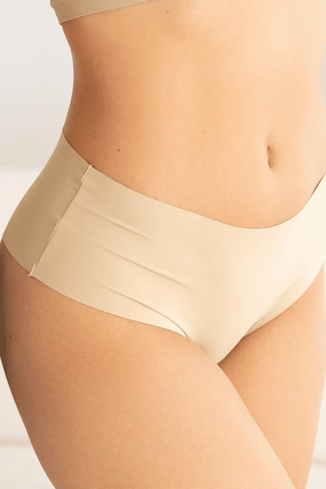 Calcinha Tanga Alta Corte a Laser Zee Rucci Calcinha Tanga Alta Corte a Laser Zee Rucci