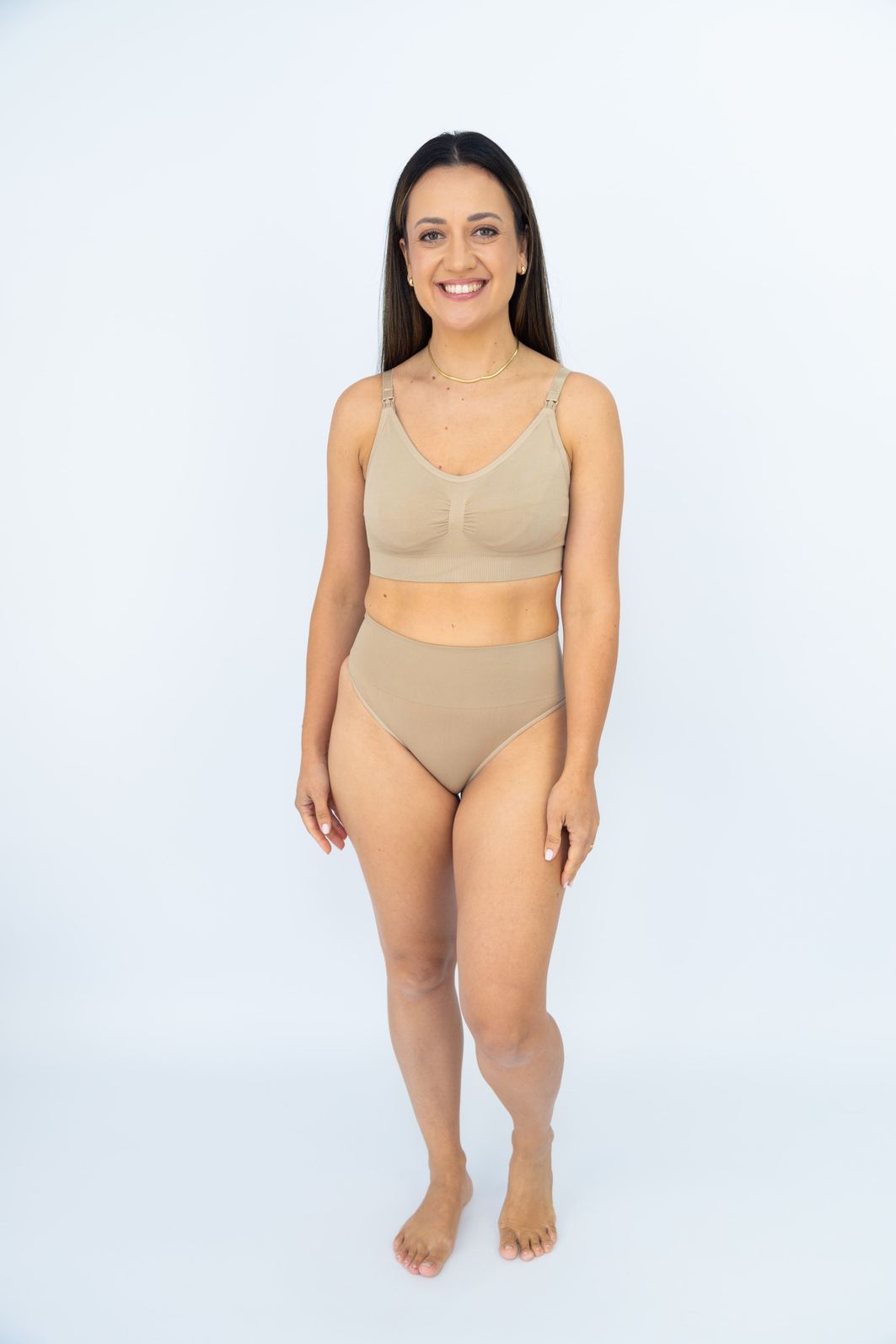 Calcinha Pós Parto Tanga Sem Costura Leve Compressão Zee Rucci - Bege Calcinha Pós Parto Tanga Sem Costura Leve Compressão Zee Rucci - Bege