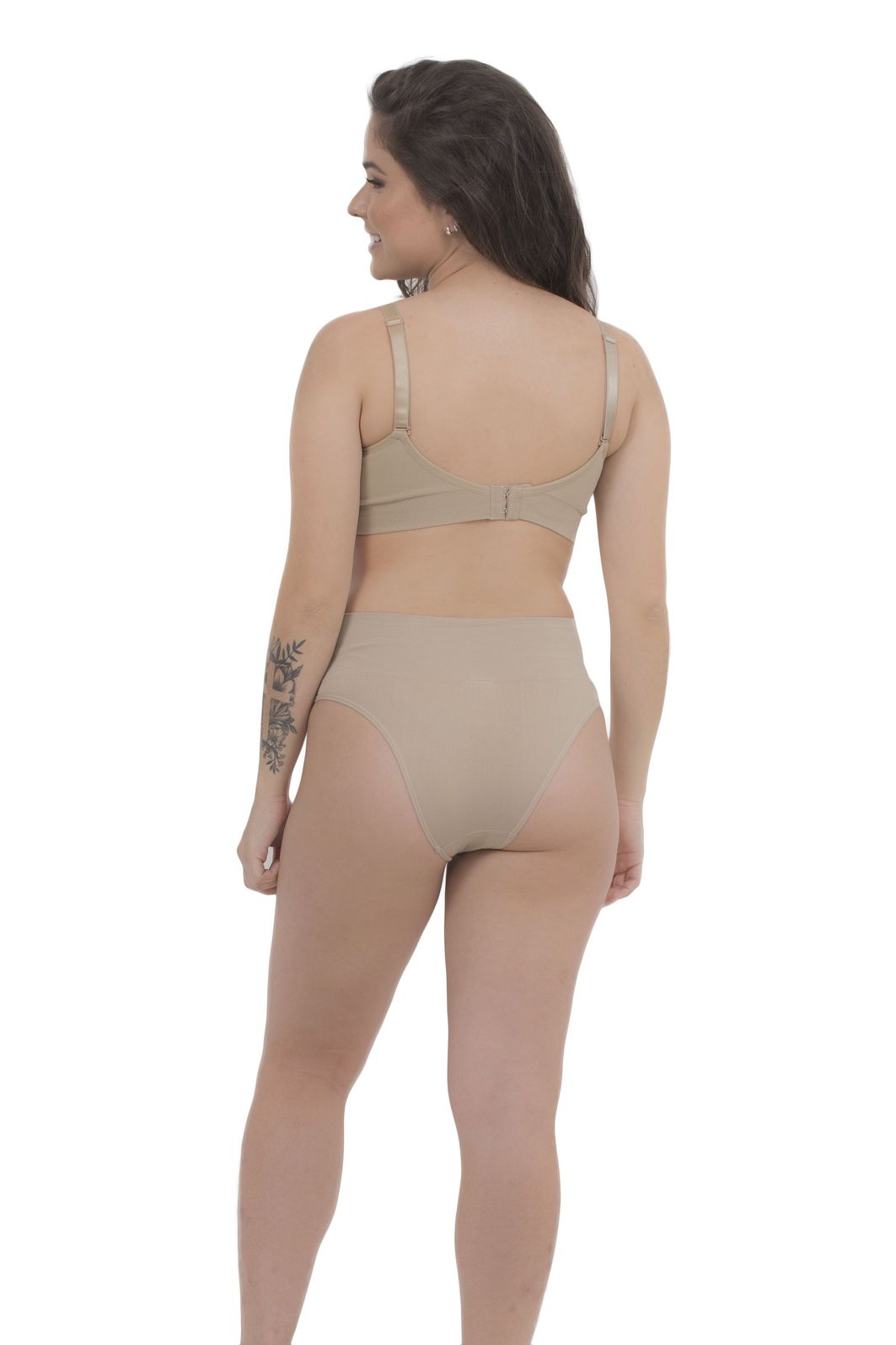Calcinha Pós Parto Tanga Sem Costura Leve Compressão Zee Rucci - Bege Calcinha Pós Parto Tanga Sem Costura Leve Compressão Zee Rucci - Bege